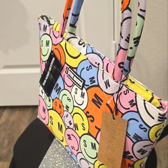 Steve Madden Logo Smiley Face Insulated Lunch Bag - Picture 8 of 8